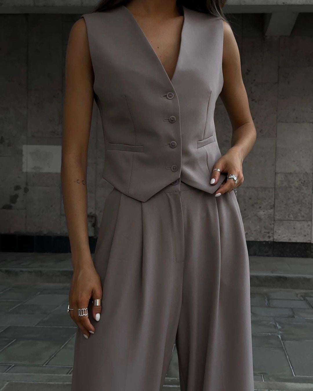 V-neck Sleeveless Vest with Wide-leg Trousers Suit