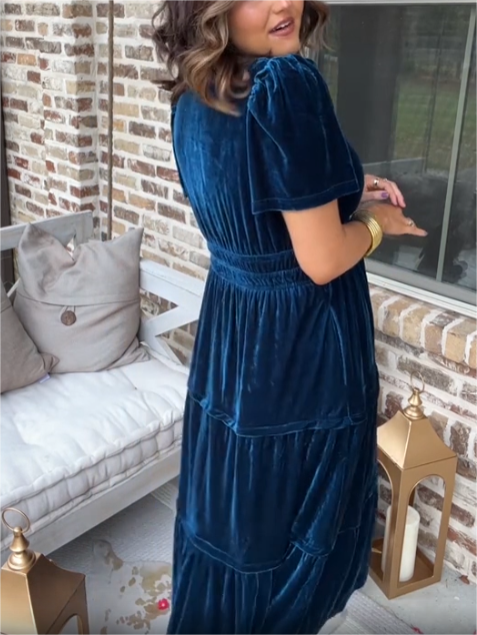 Women‘s Velvet Tiered Maxi Dress