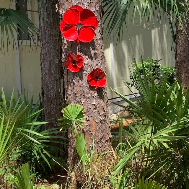 🌺🌺Giant Wall Hanging Poppy Set of 3 Red Metal Flowers Perfect Wall or Privacy Fence Accent