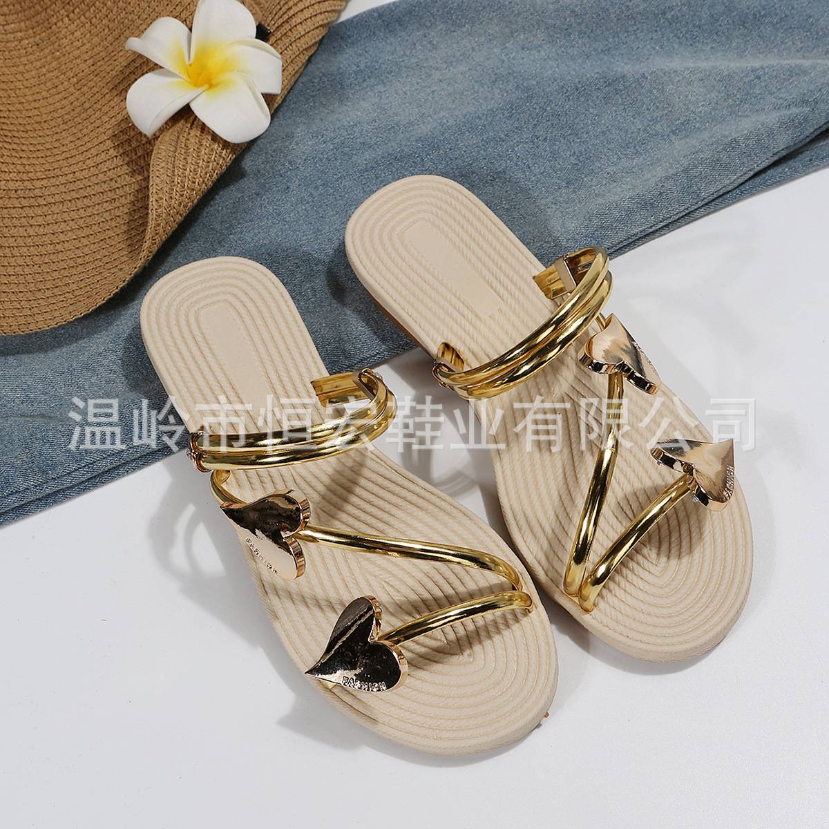 New women's sandals fashion open toe non-slip gold sandals for wearing outside heart shaped flat sandals