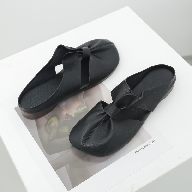 Stylish summer sandals with soft soles and bow ties