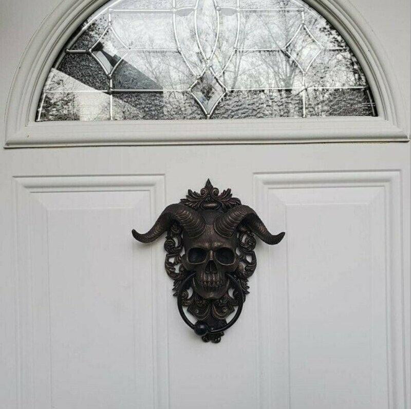 ☠️😈Horned Skull Statues Hanging Door Knocker