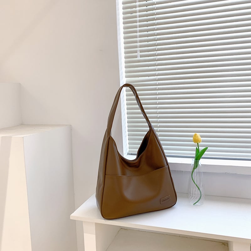 Simple leather tote bag