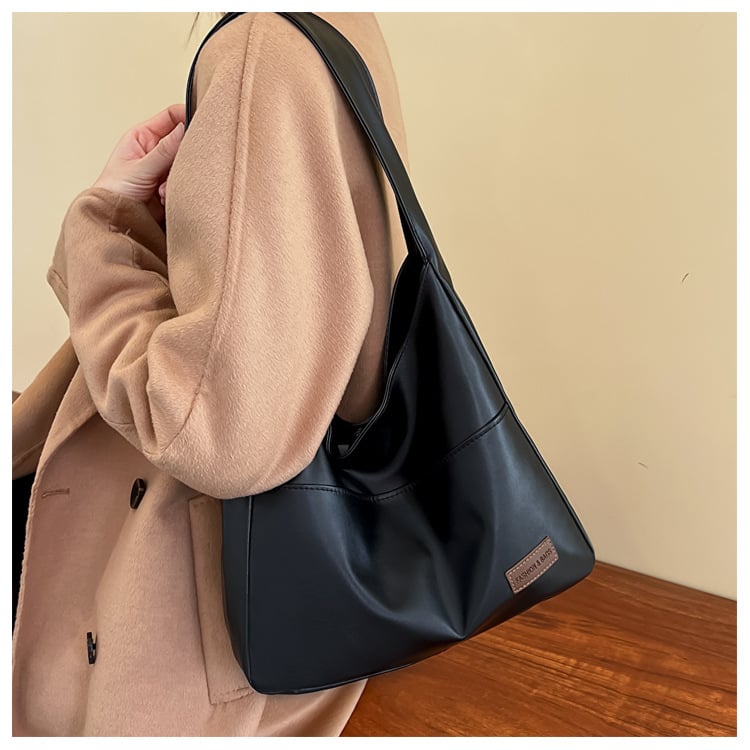 Simple leather tote bag