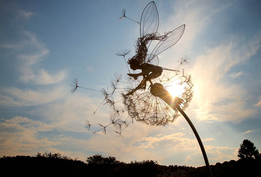 Decoración perfecta para el jardín del país de las maravillas: los espíritus traviesos están bailando