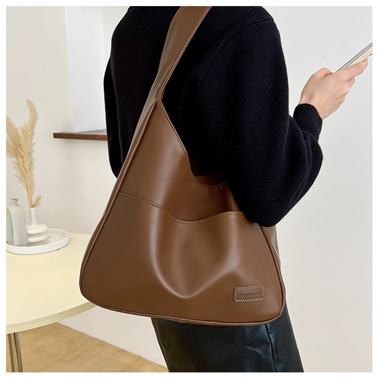 Simple leather tote bag