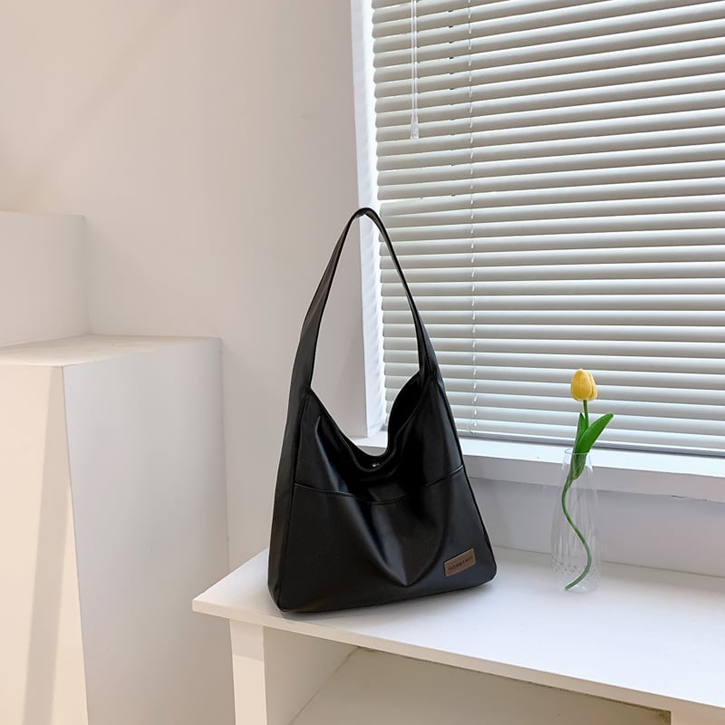 Simple leather tote bag