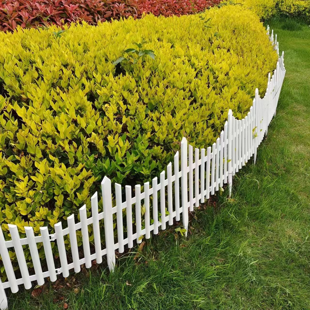 (30% off) Plastic Garden Fence