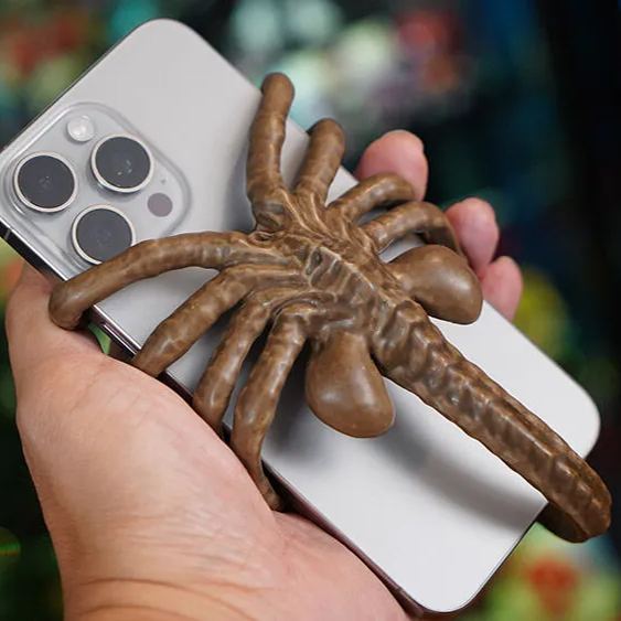 🔥Limited edition movie premiums - Facehugger Phone Holder