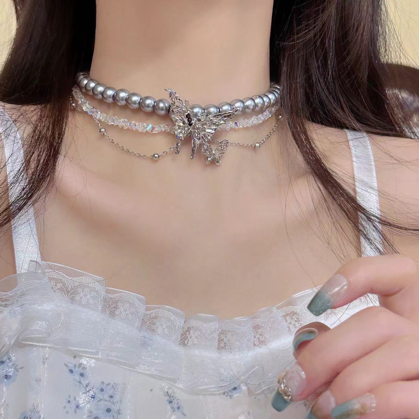 Butterfly decor layered faux pearl choker necklace