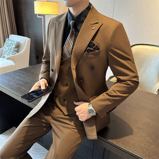 Slim-fitting suit for a man