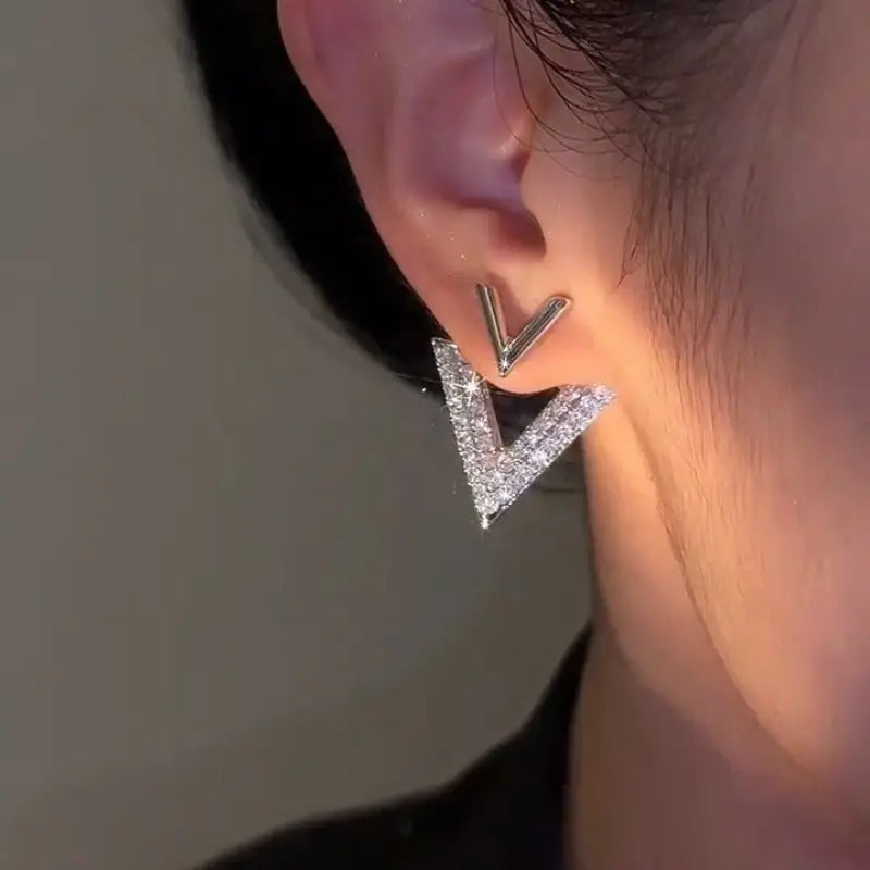 Detachable V-letter Micro Inlaid Zircon Ear Jacket Earrings